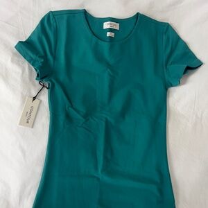 NEW Aritzia Contour Tee - size small